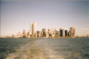 Manhattan Panorama / Skyline z lodi cestou k soše Svobody